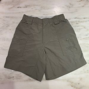 Men’s olive green AFTCO shorts size 30